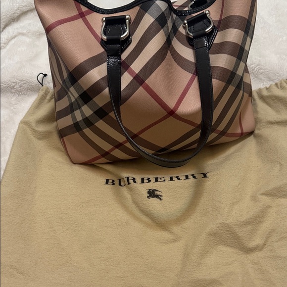 Burberry Women's Beige and Black Plaid Tote - Picture 4 of 4